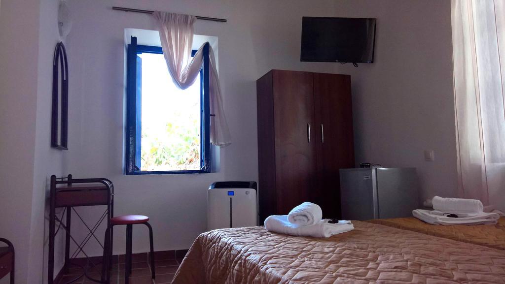 Piazza Castello Hotel Plaka  Buitenkant foto